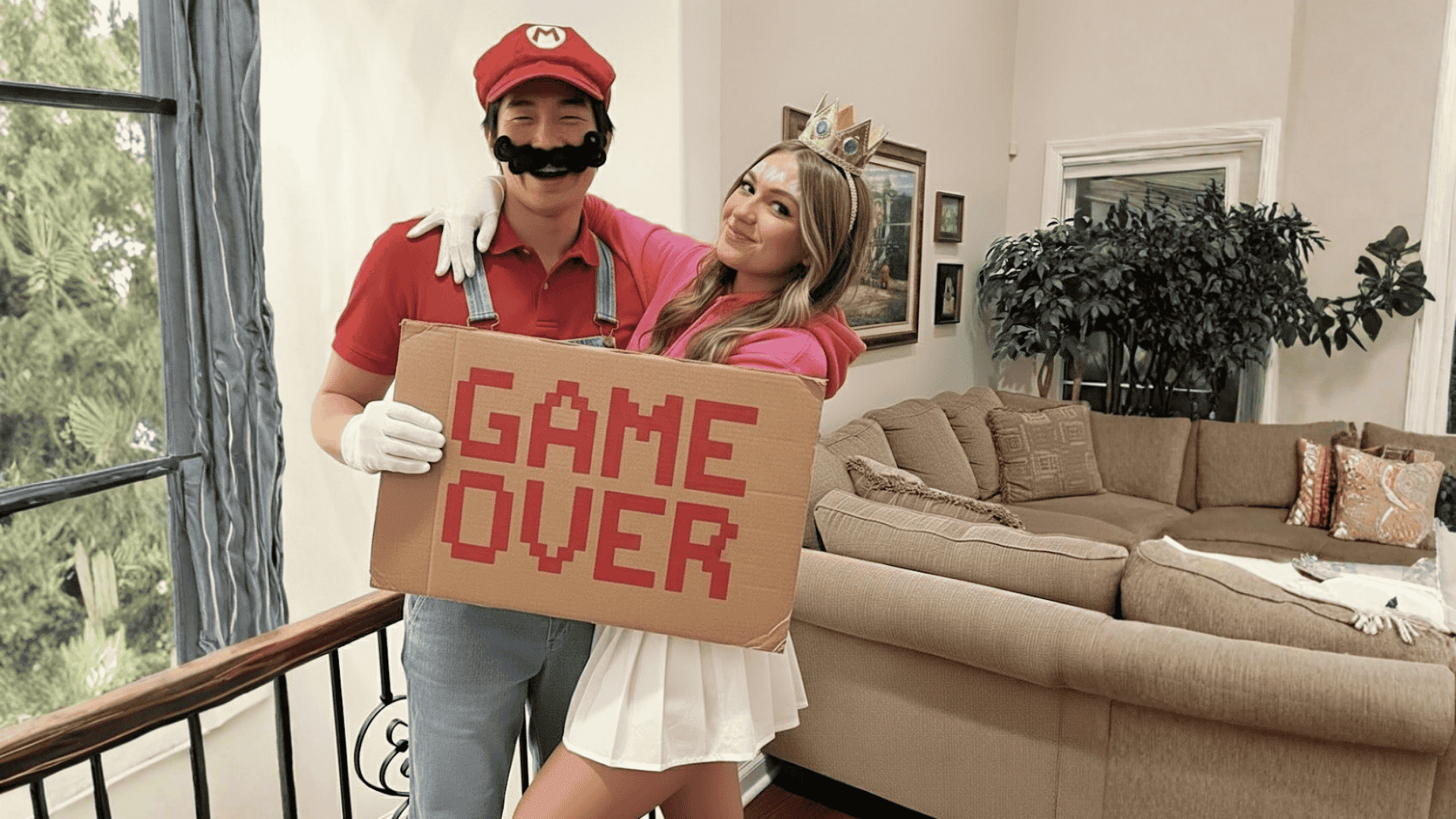 funny halloween costumes mario and princess peach