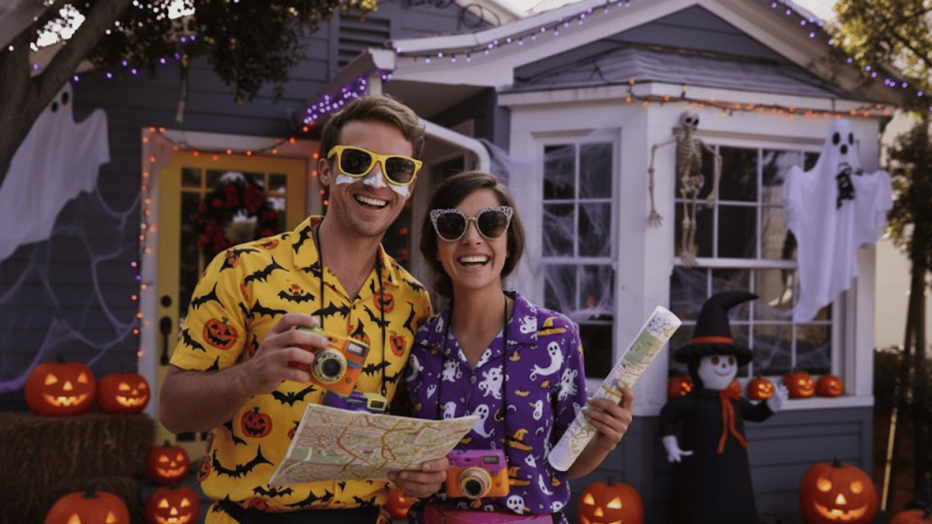 funny halloween costumes tourist duo